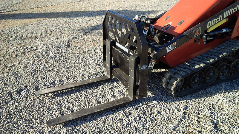 Blue Diamond Mini Skid Steer Attachments MINI PALLET FORKS Gallery 2