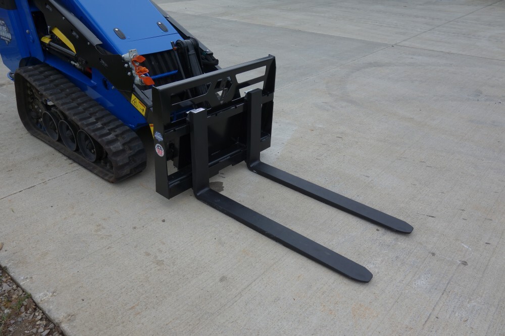 Blue Diamond Mini Skid Steer Attachments MINI PALLET FORKS LOW PROFILE Gallery 1