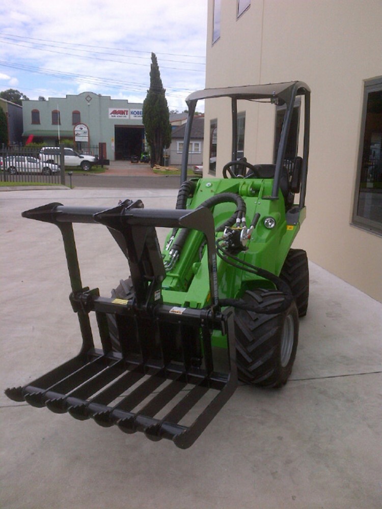 Blue Diamond Mini Skid Steer Attachments Mini Series Root Grapple Gallery 3