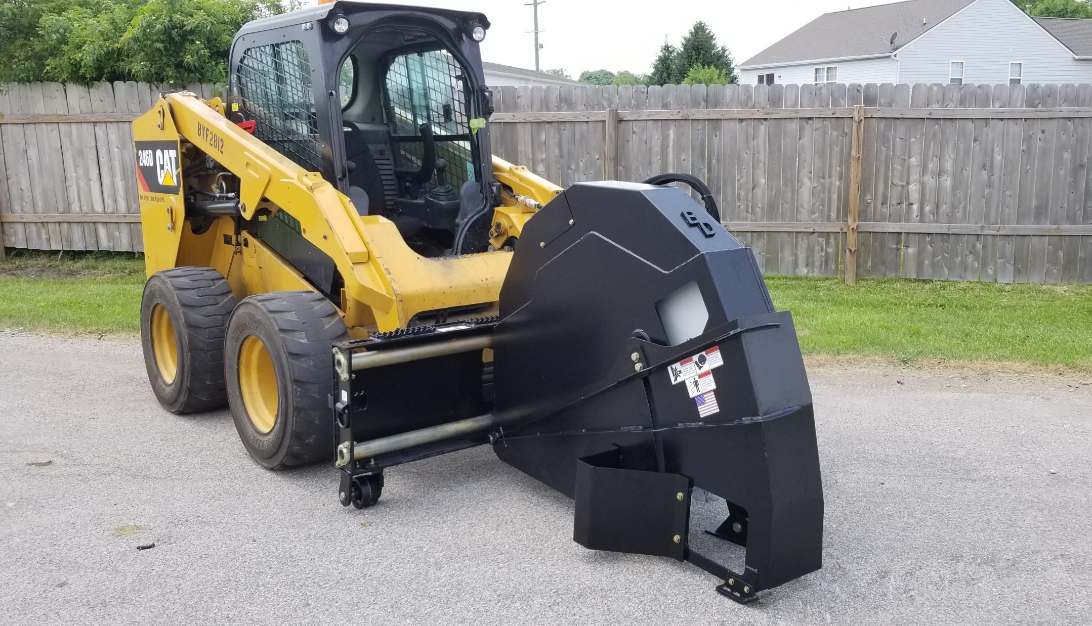 Blue Diamond Road Saw Skid Steer Attachemnts Gallery 1