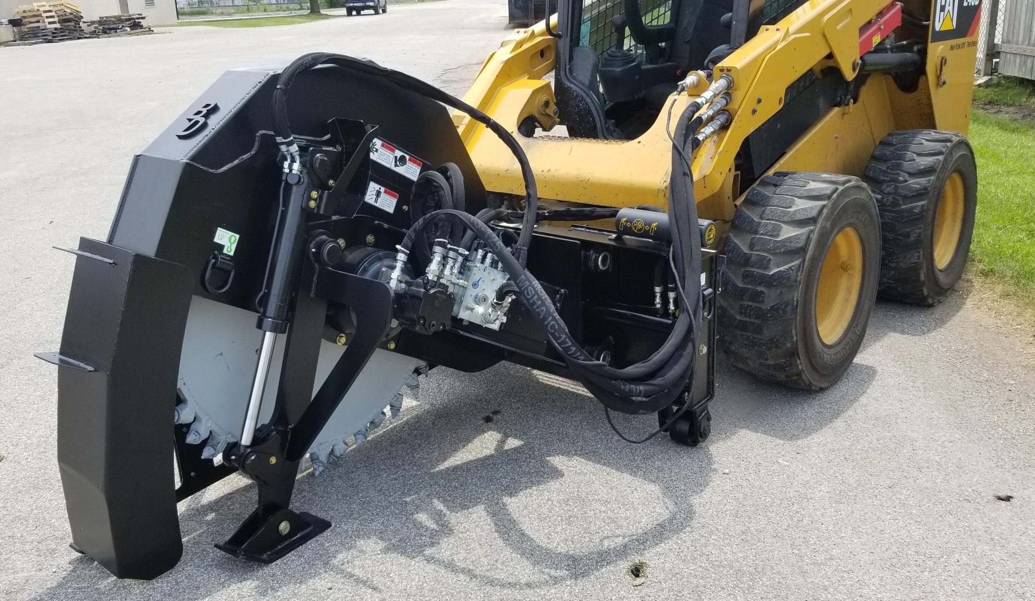 Blue Diamond Road Saw Skid Steer Attachments Gallery 2
