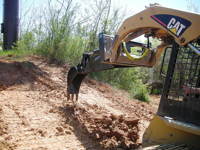 Blue Diamond Skid Steer Attachment Backhoe Gallery 4