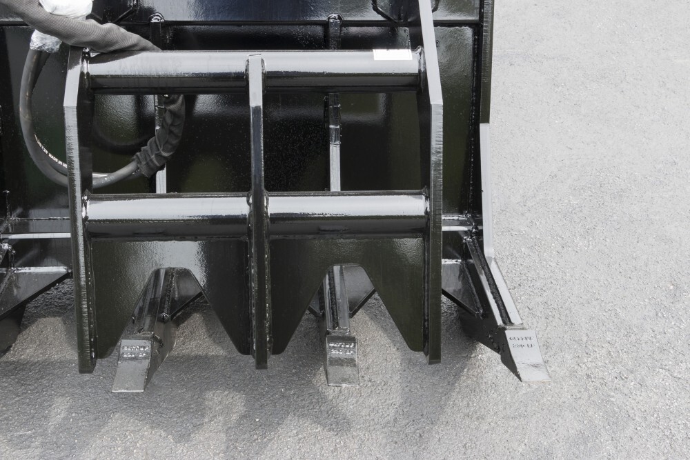 Blue Diamond Skid Steer Attachments Severe Grapple Rake Gallery 1