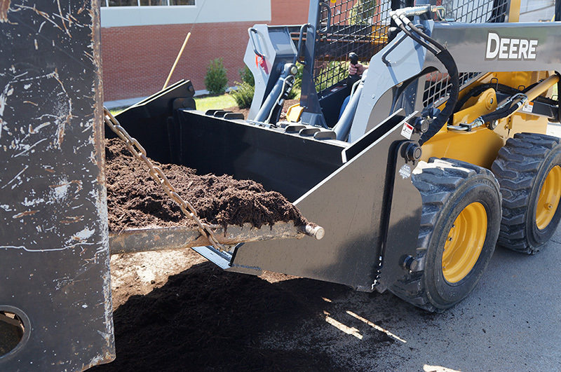 Blue Diamond Skid Steer Attachments Skid Steer Attachments Bucket 4 in 1 Gallery 5