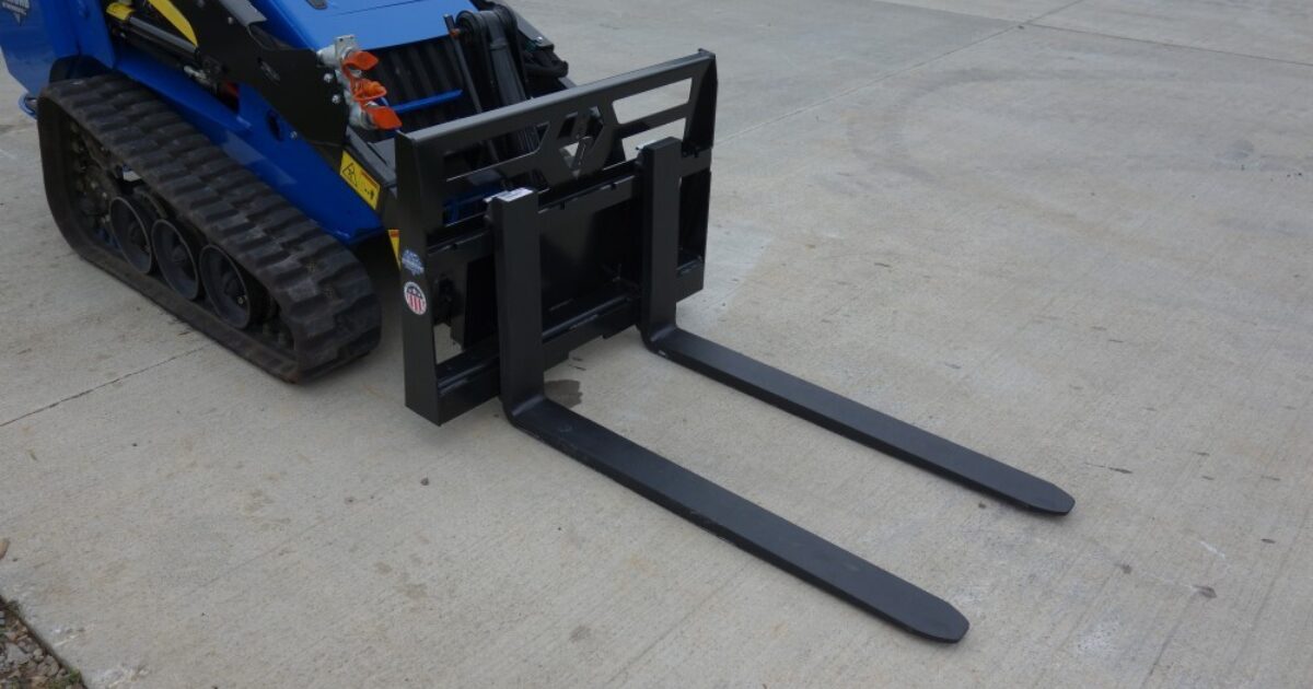 Blue-Diamond-Mini-Skid-Steer-