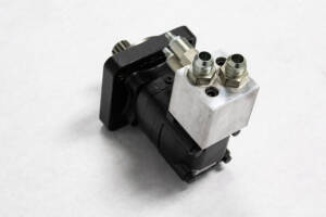 203765 Brush Cutter Hydraulic Motor 125cc C Flange with Relief Block WEBREADY 2
