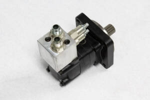 203765 Brush Cutter Hydraulic Motor 125cc C Flange with Relief Block WEBREADY 3