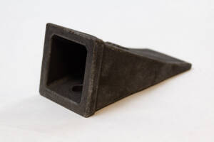 210026 EX Bucket Tooth Bobcat Top Pin Style WEBREADY 2