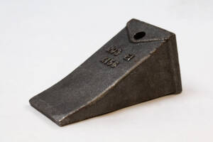 210026 EX Bucket Tooth Bobcat Top Pin Style WEBREADY 3